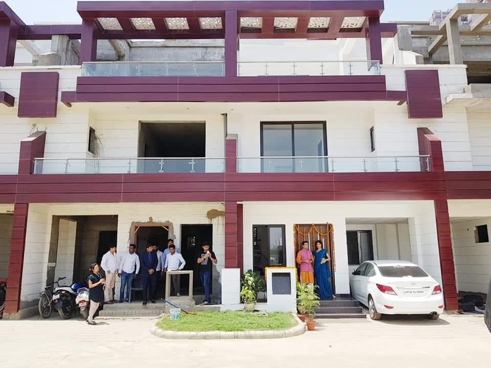 Lotus Sristhi Crossings Republik,